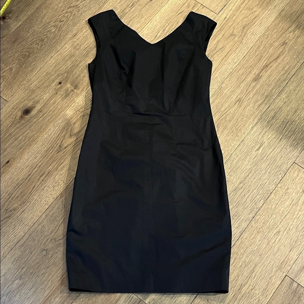 CLUB MONACO black sleeveless v neck dress, size 8